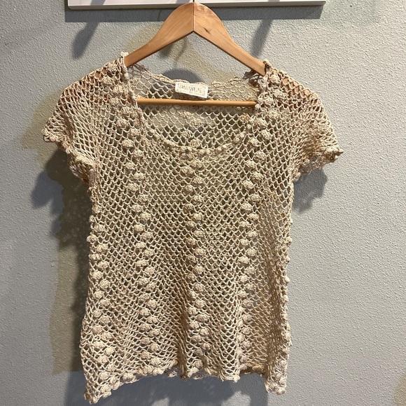 Crochet short sleeve top - Picture 1 of 6